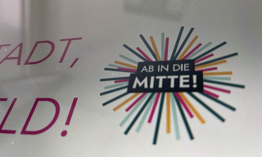 Logo des Landeswettbewerbs "Ab in die Mitte"